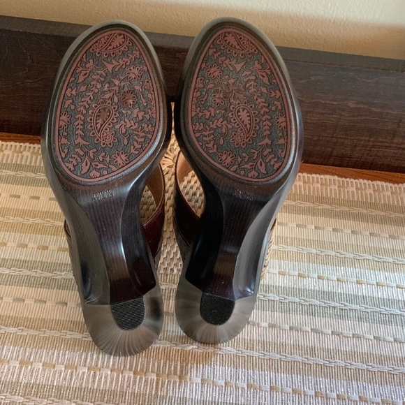 🔥NeW🔥 NIB‼️ Söfft Croc-embossed leather slide sandals - Size 7.5 ✨✨✨ - Picture 9 of 13